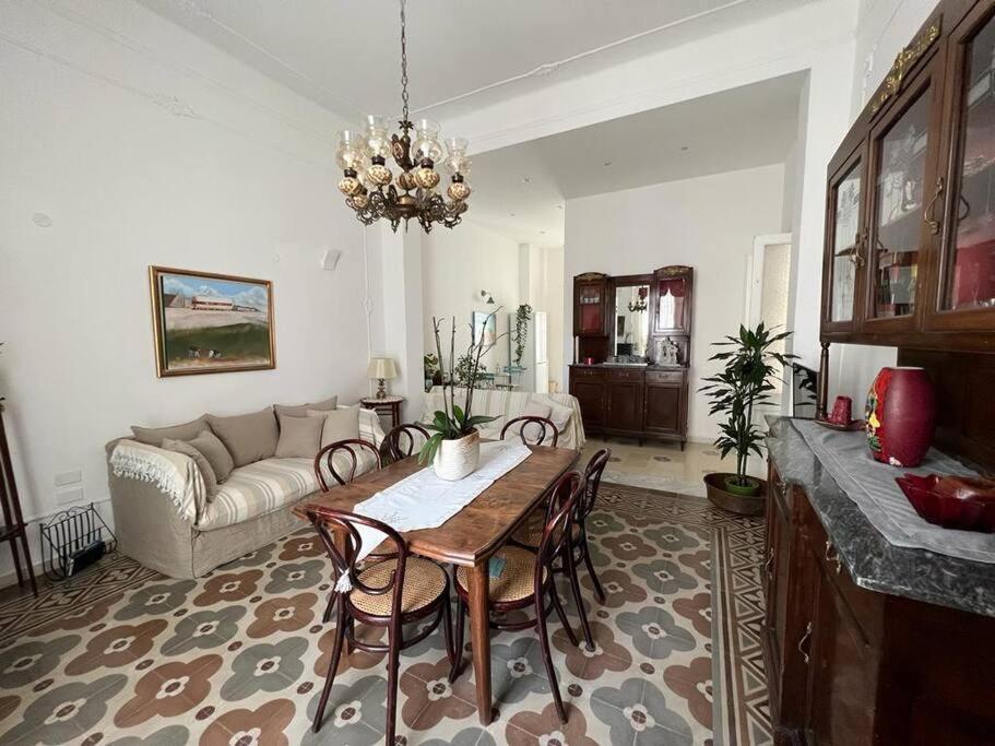 Lux Domus Apartment Bari Kültér fotó